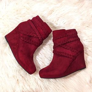 NWOT Vegan Suede Wedges